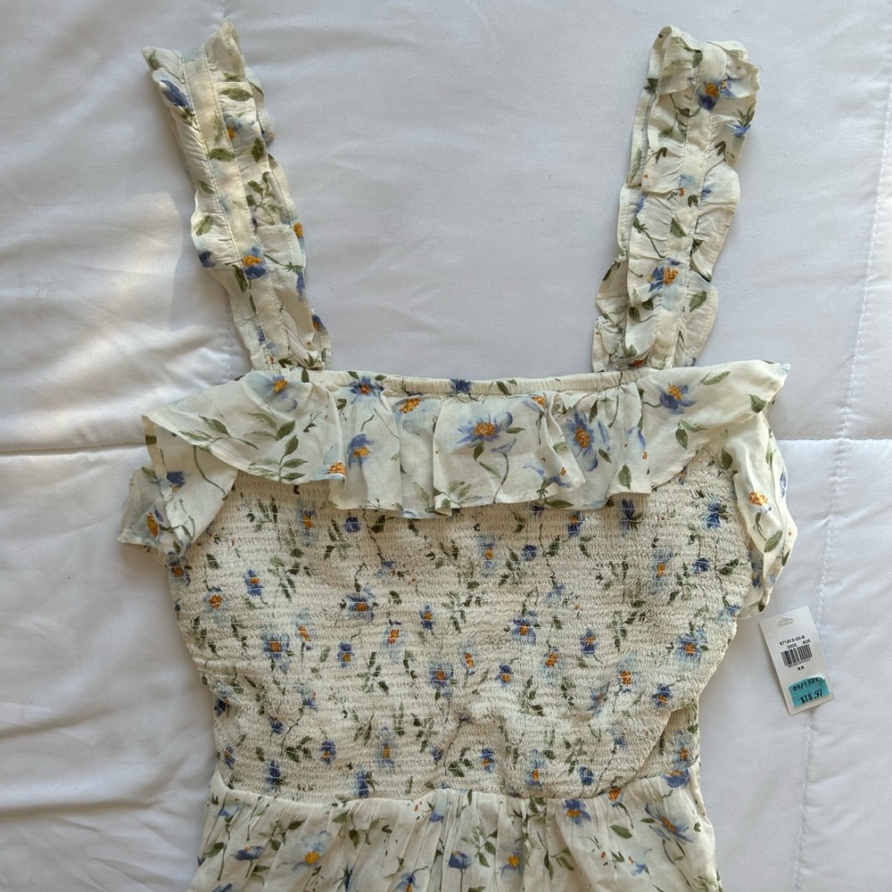 NWT Old Navy Floral Spring/Summer Blouse With Ruffles Size XS